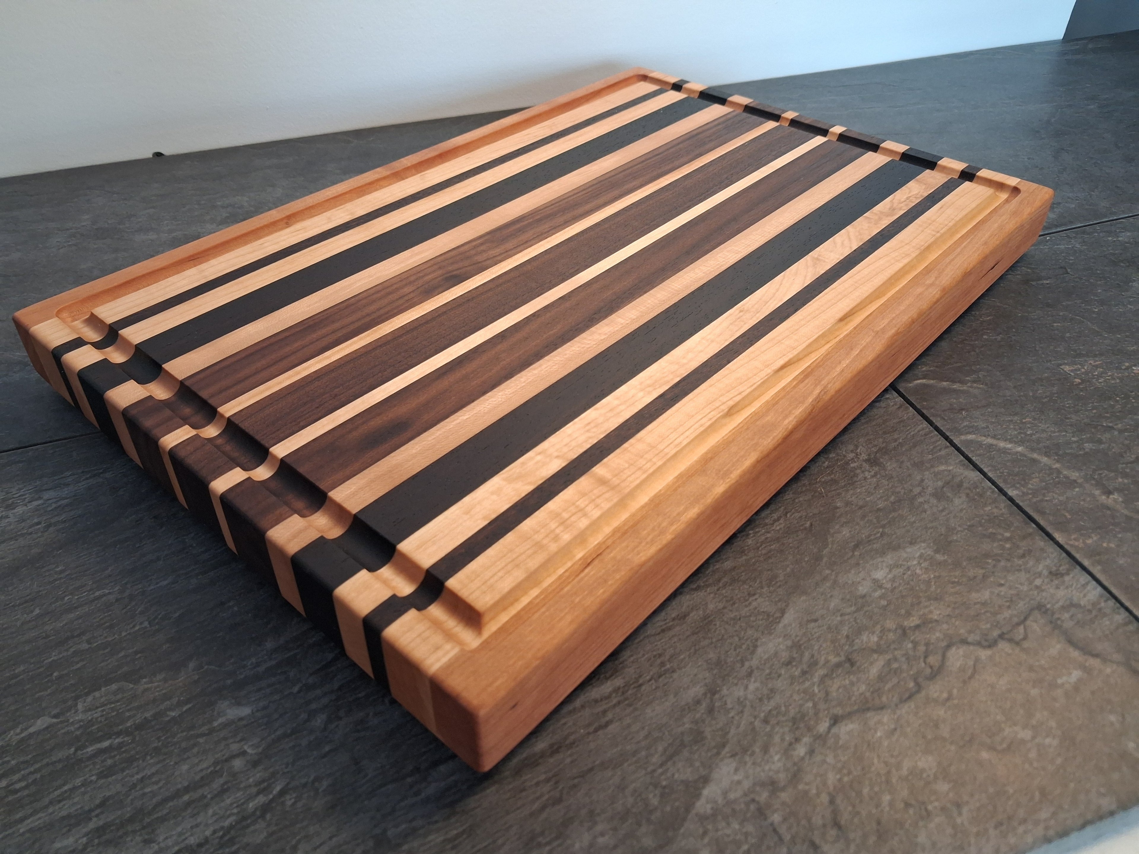 12" x 18" x 1.25" Juice Grooved Cutting Board