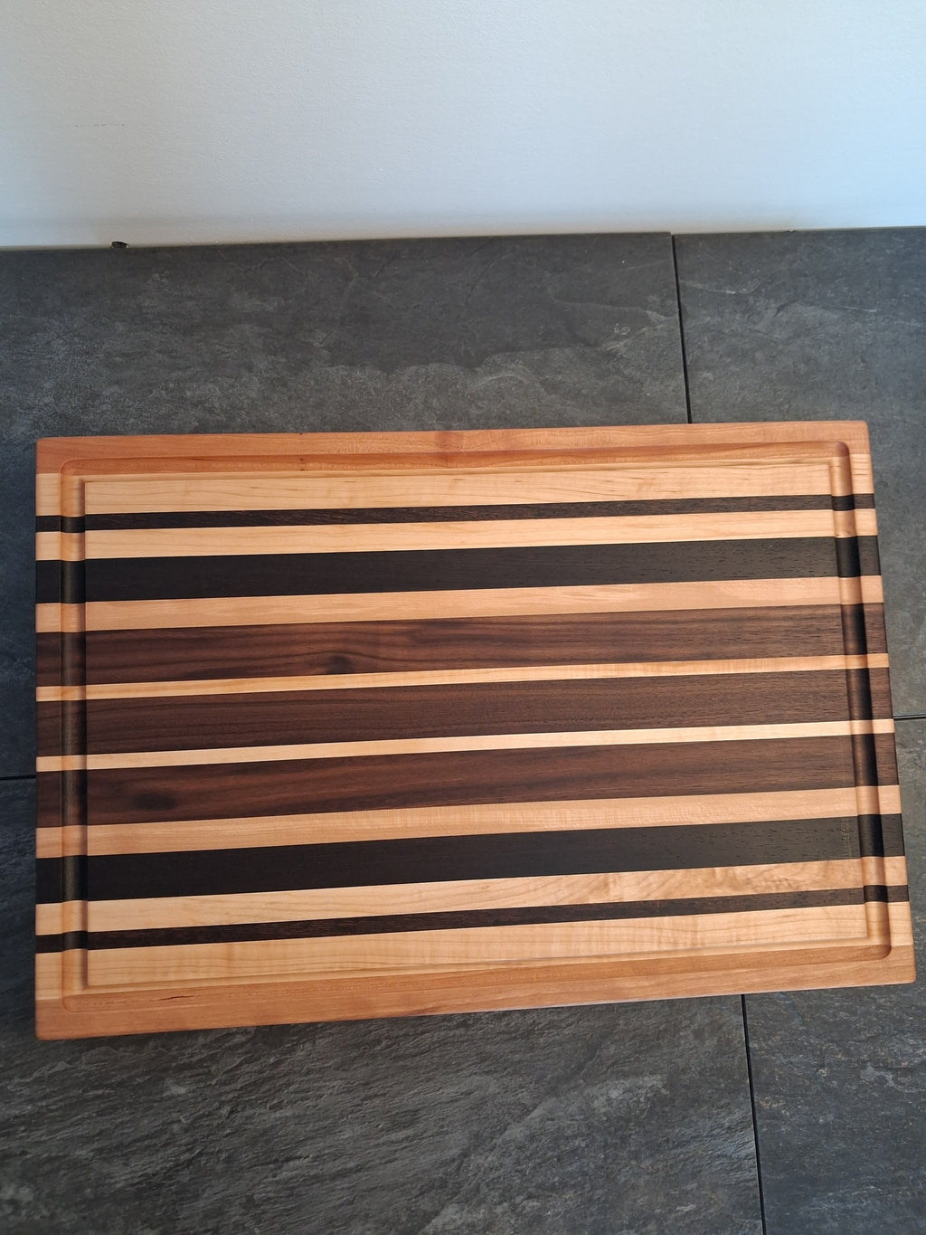 12" x 18" x 1.25" Juice Grooved Cutting Board